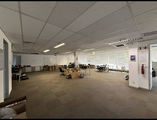 381M² OFFICE TO LET IN CLAREMONT